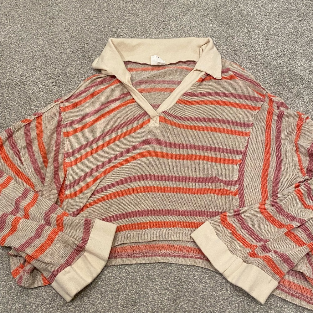 Cropped thin sweater. Size large